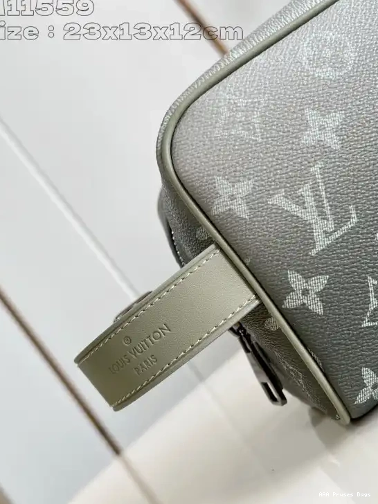 AAA Replica Ru VUITTON DOPP LOCKER KIT LOUIS bag-23*13*12CM 0621